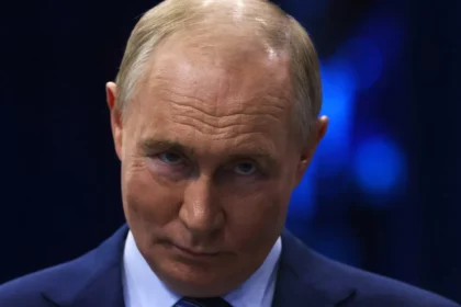 russia-ataca-kiev-durante-visita-de-premie-alemao,-e-zelenski-anuncia-negociacao-trilateral-com-eua