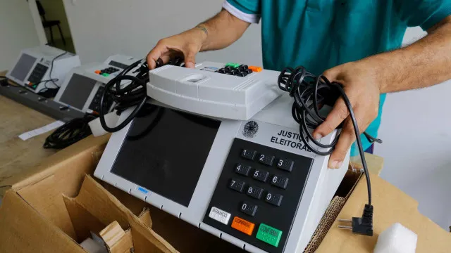 kassio-informa-que-1.121-urnas-foram-substituidas-ate-as-13h