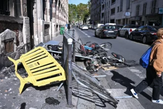 apos-danos,-governo-frances-quer-obrigar-manifestantes-a-pagar-reparos
