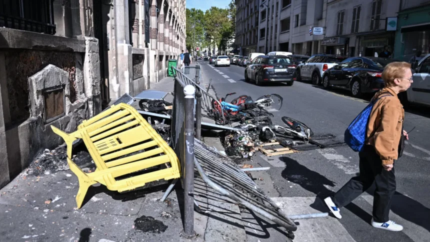 apos-danos,-governo-frances-quer-obrigar-manifestantes-a-pagar-reparos