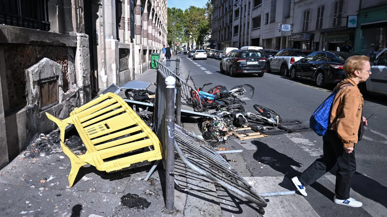 apos-danos,-governo-frances-quer-obrigar-manifestantes-a-pagar-reparos