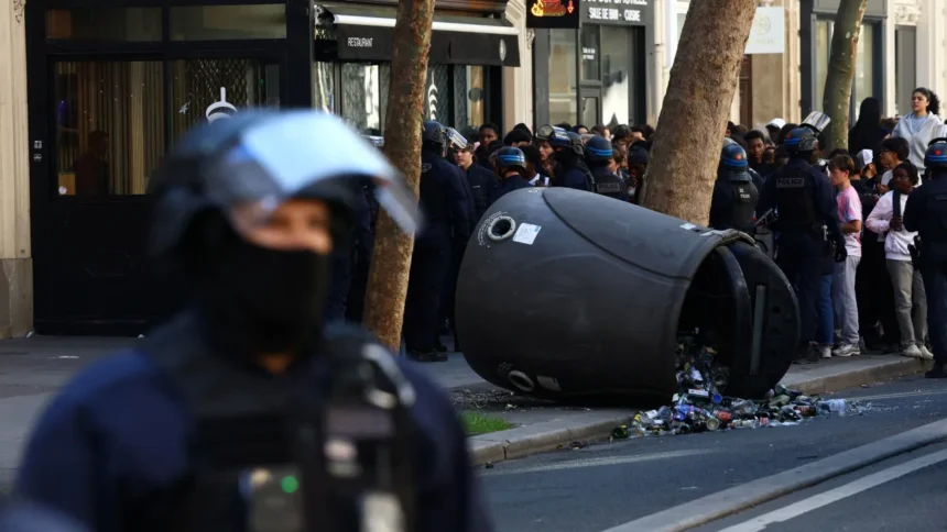 jovem-de-15-anos-perde-a-mao-em-explosao-durante-protestos-em-franca