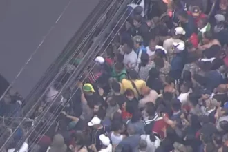 inauguracao-de-loja-popular-causa-tumulto-e-fecha-vias-no-bras,-em-sp