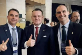 eurodeputado-ameaca-deportar-brasileiras-que-apoiaram-lula-na-polonia