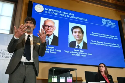 nobel-de-quimica-premia-ciencia-que-faz-moleculas-‘escolherem-um-lado’