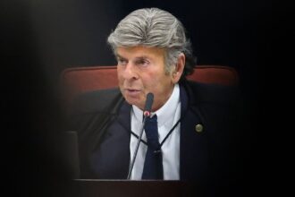 fux-pede-acesso-a-processos-contra-jair-bolsonaro-no-stf