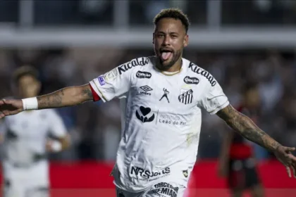 neymar-marca-duas-vezes,-flamengo-tropeca-e-palmeiras-encosta-no-lideo