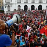 estudantes-fazem-atos-pelo-pais-em-apoio-a-lula