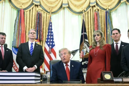 quem-e-susan-dell,-mulher-que-chamou-atencao-ao-lado-de-trump?