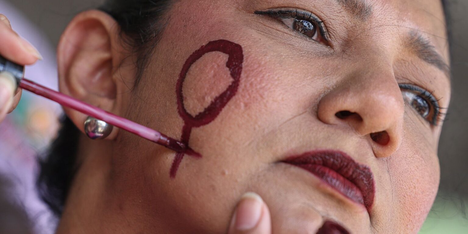 aumentam-agressoes-politicas-em-mes-de-luta-contra-violencia-a-mulher