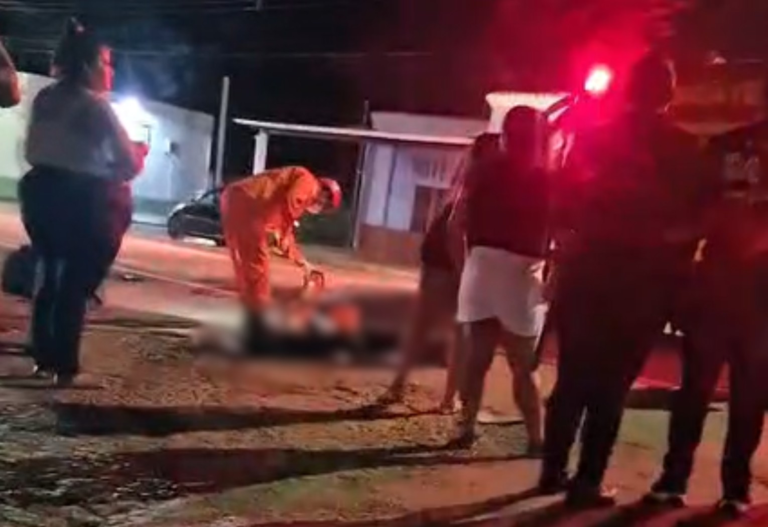 motociclista-morre-e-passageira-fica-ferida-apos-acidente-entre-moto-e-carro;-motorista-fugiu
