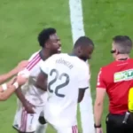 vini-jr-marca,-ve-gol-anulado-e-e-expulso.-mourinho-reagiu-desta-forma