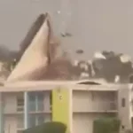 ventos-do-furacao-isaias-arrancam-telhado-de-hotel-na-florida;-video