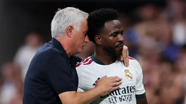 mourinho-e-acusado-de-se-esconder-apos-polemica-com-vini-jr.