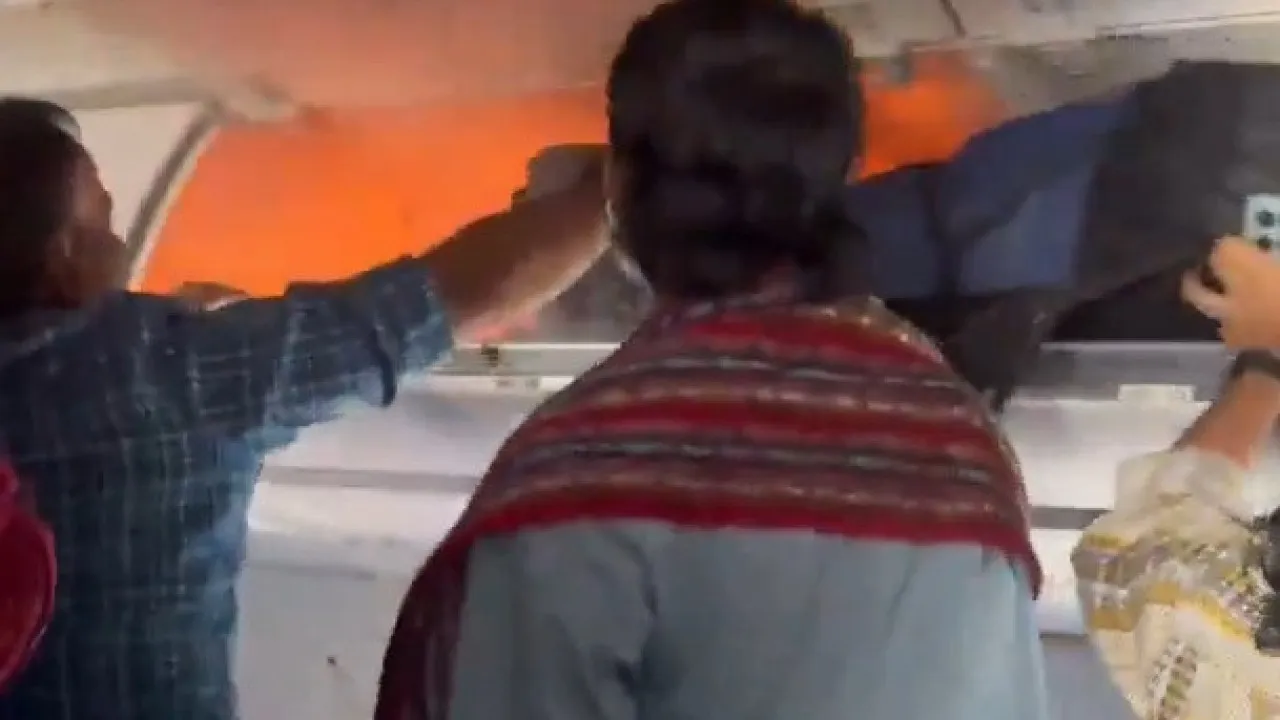 bateria-pega-fogo-dentro-de-aviao-com-180-passageiros;-veja-video