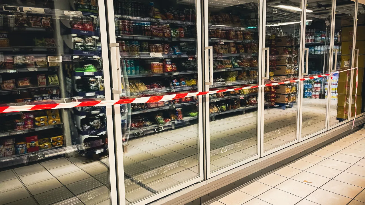 hackers-fazem-freezers-de-supermercados-chegarem-a-50°c-na-franca