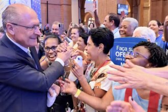 em-aparecida,-alckmin-pede-isencao-da-justica-eleitoral