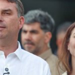 flavio-bolsonaro-participa-de-missa-na-catedral-de-brasilia