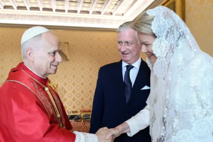 apenas-estas-sete-mulheres-podem-usar-branco-na-presenca-do-papa