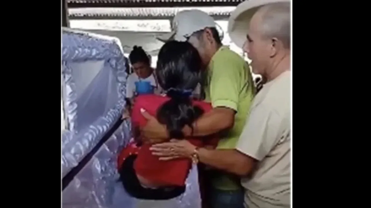 menina-de-15-anos-acorda-dentro-do-caixao-durante-o-proprio-velorio