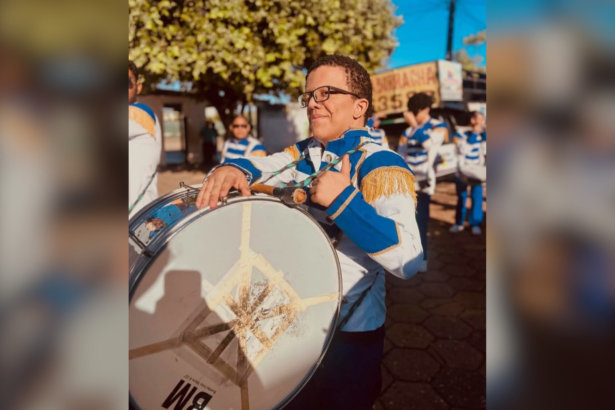 jovem-que-encontrou-na-musica-caminho-para-a-inclusao-morre-e-recebe-homenagem-emocionante-no-to;