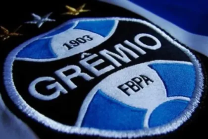 gremio-suspende-torcedor-acusado-de-fazer-gestos-racistas-no-gre-nal
