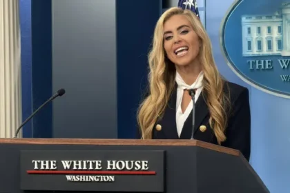 nova-porta-voz-de-trump-confunde-marido-com-presidente-e-viraliza;-veja