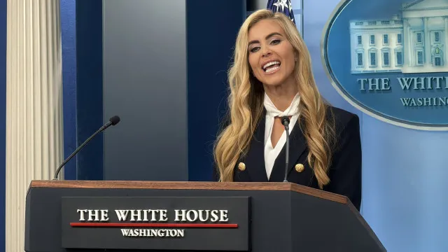 nova-porta-voz-de-trump-confunde-marido-com-presidente-e-viraliza;-veja
