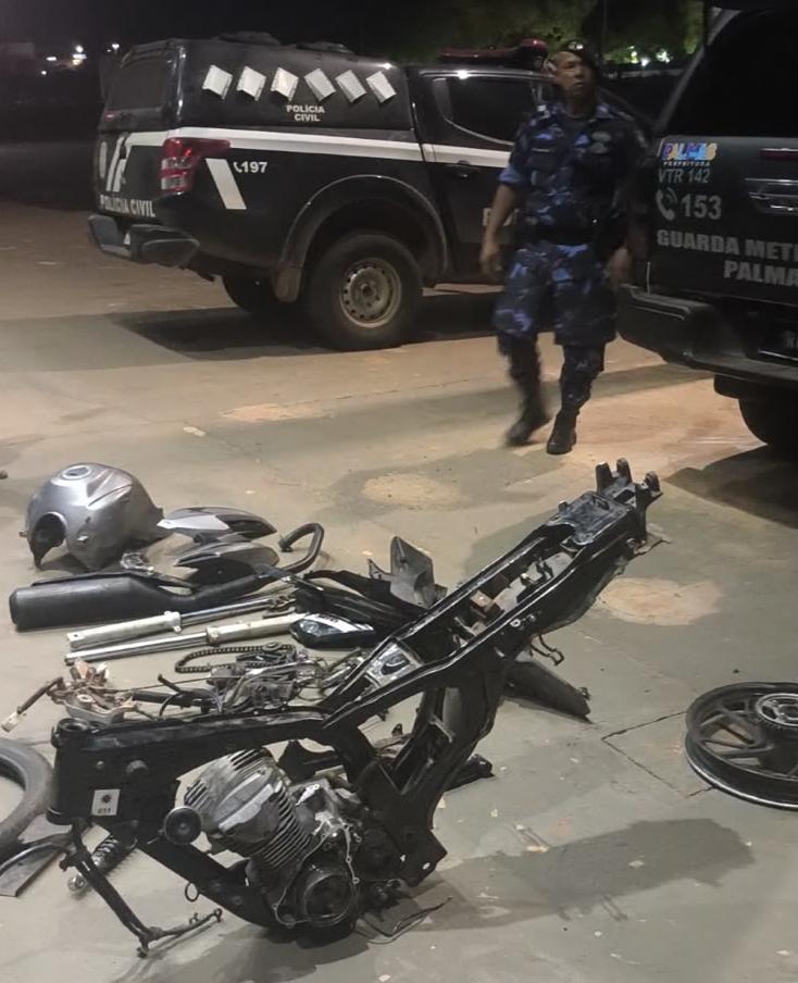 guarda-metropolitana-de-palmas-recupera-pecas-de-motocicleta-furtada-e-conduz-envolvidos-a-policia-civil