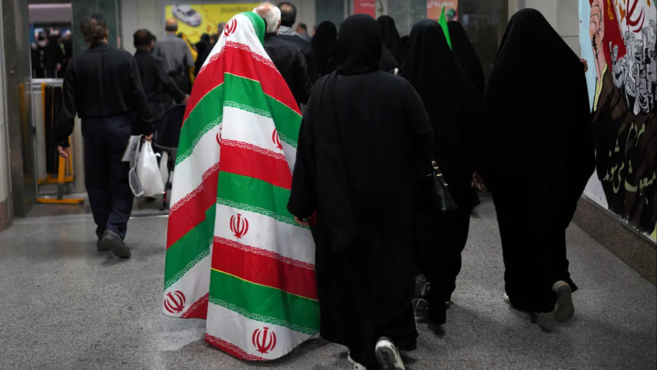 ira-condena-a-morte-mulher-que-teria-postado-‘blasfemia’-em-redes-sociais,-dizem-ongs
