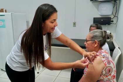 idosos-com-85-anos-ou-mais-ja-podem-receber-a-nova-vacina-pneumo-20-nas-unidades-de-saude-de-gurupi