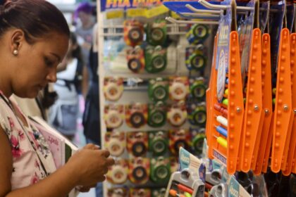 vendas-no-comercio-varejista-tem-variacao-de-0,1%-em-agosto