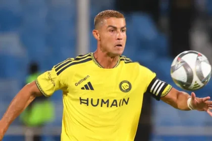 cristiano-ronaldo-vive-regressiva-por-milesimo-gol,-mas-so-deve-atingir-feito-em-2027