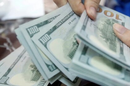 dolar-sobe-1,15%-e-fecha-a-r$-5,09-em-dia-de-cautela