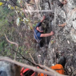 ‘estou-aqui-para-contar-a-historia’,-diz-turista-que-ficou-preso-em-penhasco-por-cerca-de-16-horas-no-to