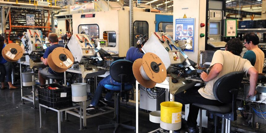 atividade-economica-tem-alta-de-0,3%-em-agosto,-mostra-ibc-br