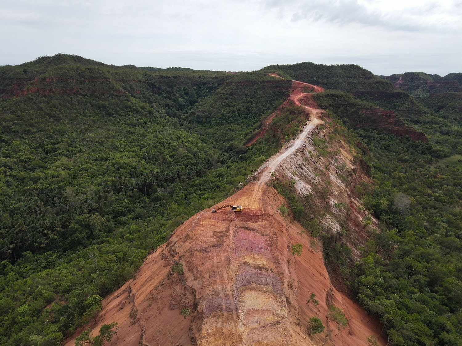 conheca-estrada-no-topo-de-serra-do-to-que-teve-obra-embargada-pelo-ibama;