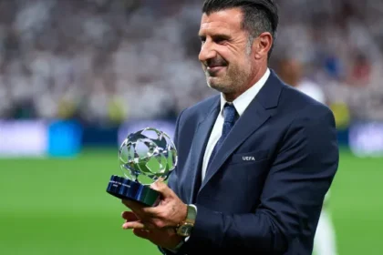 luis-figo-pode-disputar-presidencia-da-fifa-contra-infantino-em-2027