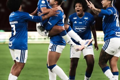 libertadores-feminina:-cruzeiro-resiste-a-altitude-e-vence-na-estreia