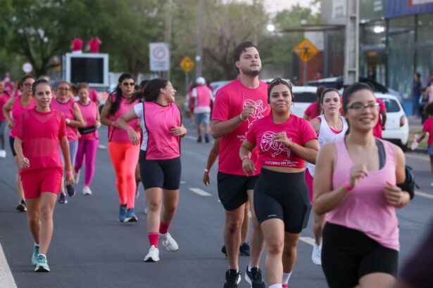 em-palmas,-corrida-outubro-em-passos-reune-comunidade-e-reforca-prevencao-ao-cancer-de-mama-e-do-colo-do-utero