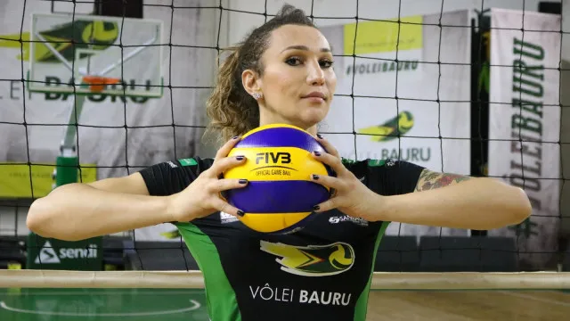 liberada,-tifanny-comanda-osasco,-que-amassa-praia-clube-e-vence-supercopa