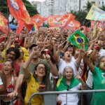 ato-em-apoio-a-democracia-e-a-lula-reune-milhares-no-rio-e-brasilia