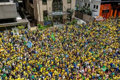 campanha-de-flavio-bolsonaro-realiza-manifestacao-na-paulista