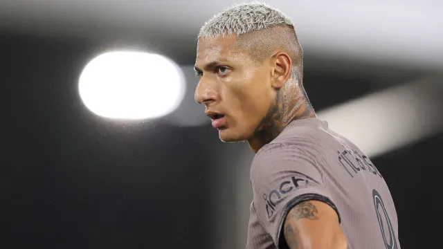 richarlison-pede-que-pf-investigue-flavio-bolsonaro-por-posse-de-imovel-de-luxo