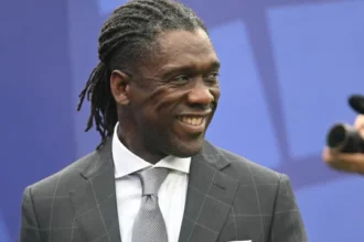 clarence-seedorf,-a-distancia,-procura-dar-nova-cara-ao-aflito-time-do-corinthians