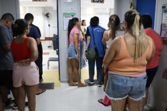 moradores-da-mare-se-mobilizam-para-divulgar-locais-de-votacao