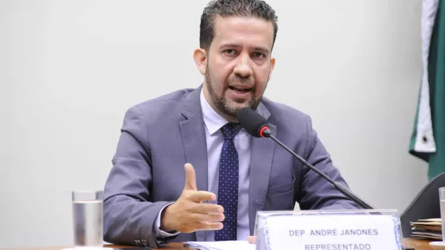 o-que-causa-arritmia-cardiaca,-que-levou-janones-a-uti-apos-debate-entre-lula-e-flavio-bolsonaro