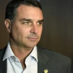 flavio-bolsonaro-e-dono-de-bet?-entenda-o-que-a-pf-investiga