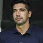 abel-nao-ve-cobrancas-de-penaltis-no-campo-e-elogia-carlos-miguel