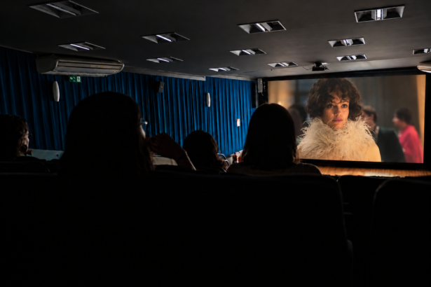 fundacao-cultural-de-palmas-promove-sessao-de-cinebiografia-de-gal-costa-para-alunos-do-centro-de-criatividade